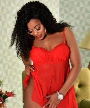 У меня есть все, чтобы сделать твои самые смелые фантазии реальностью. Я знаю, как доставить тебе непередаваемое удовольствие и отвлечь от повседневной рутины.
Мои услуги непревзойденны и многообразны. Будь то классический секс, оральный или анальный, я гарантирую, что ты не останешься равнодушным. Также я могу станцевать для тебя чувственный танец стриптиза или устроить незабываемое эротическое шоу. Мои руки умелые и вызывают магические ощущения во время массажа.
Мои предыдущие партнеры говорят, что я - идеальная смесь страсти и нежности. Меня называют настоящей богиней посреди Москвы. Фото, которые ты видишь, на самом деле - мой настоящий облик.
Я живу в Москве и готова встретиться с тобой в любое удобное для тебя время. Давай создадим незабываемые моменты вместе! 💋💫 4077, 20 лет